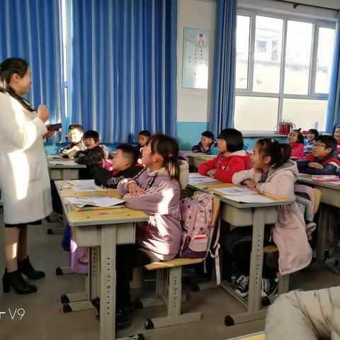 互听互学，共同提高——塔屯小学、拐角铺小学开展校际交流活动。