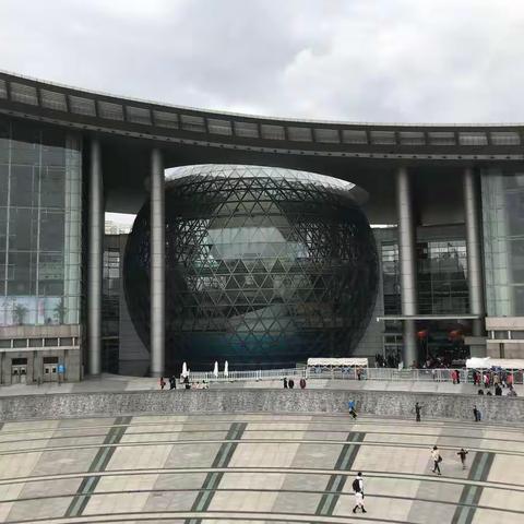 参观上海科技馆