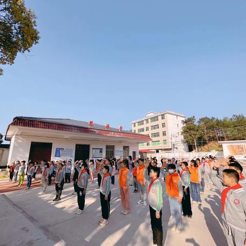 温情妇女节，让爱传递—贡江镇窑塘小学第五周升旗仪式