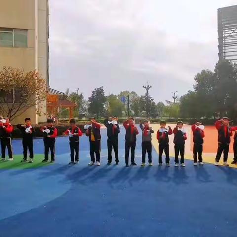 拼贴捏装齐上阵  少年宫里欢乐多——常一小四年级少年宫实践课程