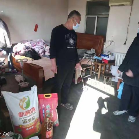 里辛街道残联春节走访慰问困难残疾人家庭