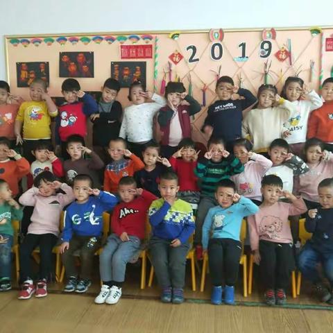 中四班庆元旦活动（副本）