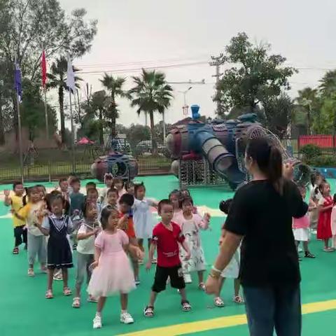 金泰和庄幼儿园大三班9月份总结