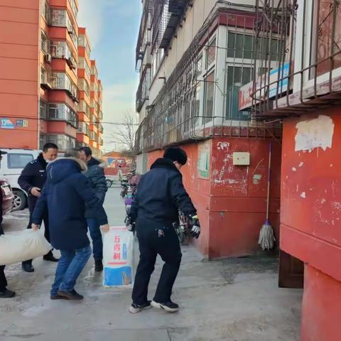 走访慰问重点人 化解矛盾促和谐