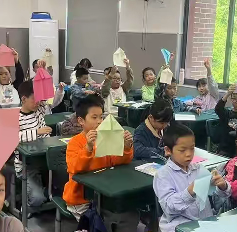 小小老师 大大风采——双峰小学庾亮校区四（3）班小老师讲堂开课了(一)