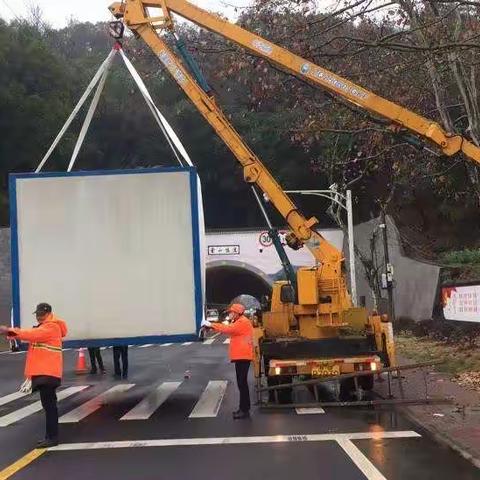 疫情防控——最暖人心公路人