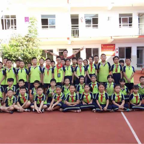 当老师是一件以生命影响生命的优质教育，因为教育没有捷径，教育存在一个亘古不变的道理：爱与榜样😘