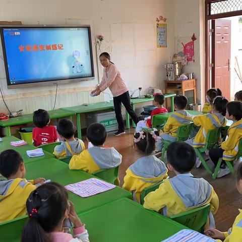 消防演练，安全通行——-清华实验学校附属幼儿园开展消防演练活动