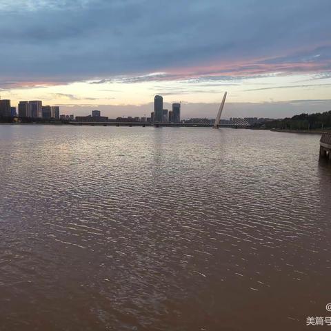 助力建设工地有序复工复产，浐灞住建局开展工地安全生产、疫情防控复工复产专项检查