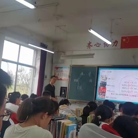 落实新课程方案精神 促进实践育人发展 ——小学综合实践活动研修课程（二）