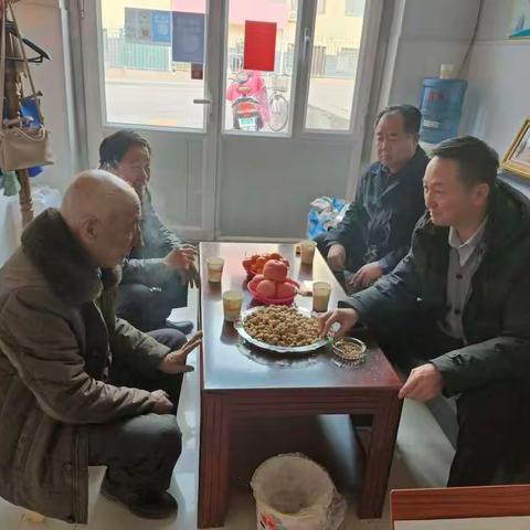 鄂尔多斯市物业协会慰问准格尔旗海天物业公司困难职工