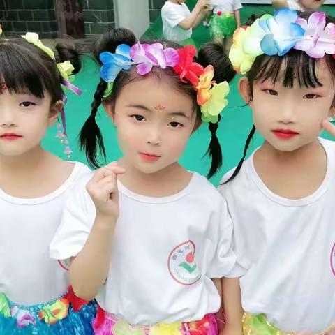 读唐诗 诵经典 欢庆六一 童心飞扬