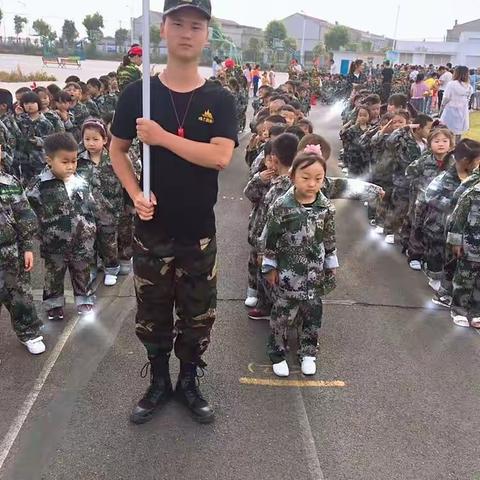 五沟中心幼儿园“与众不童”军事亲子体验活动圆满成功