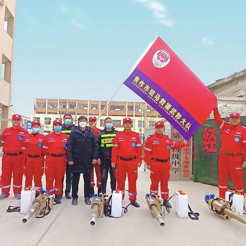 圪垱店镇一中校园全面消毒及开学演练