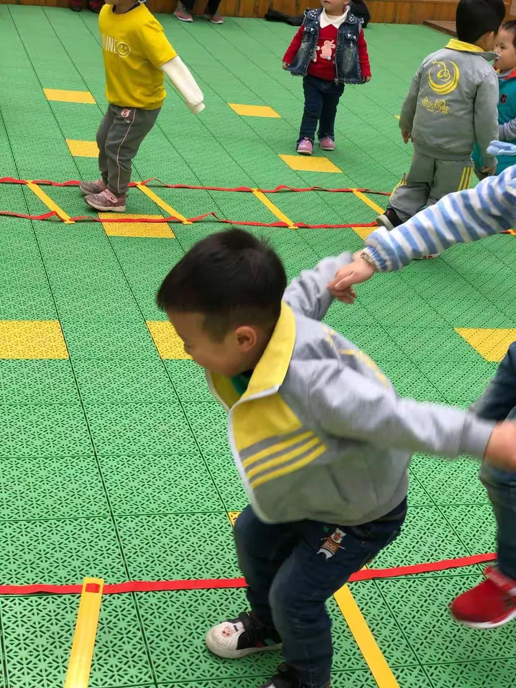 🐵老师带我们做游戏啦 💞