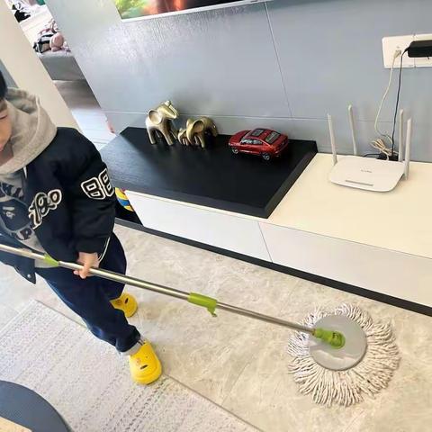 “劳动最光荣，欢乐做家务” ———阳泉实小 一（4）班 刘晨恺 假期欢乐劳动实践记录📝