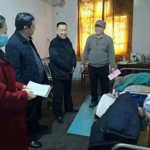 开发区非公党工委春节走访慰问困难老党员