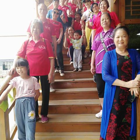 祝群里的母亲们节日快乐！