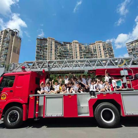 蓝鲸班参观消防员记录📸🇨🇳