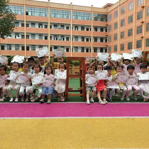 东方骄子启蒙二班六月主题《衣服》