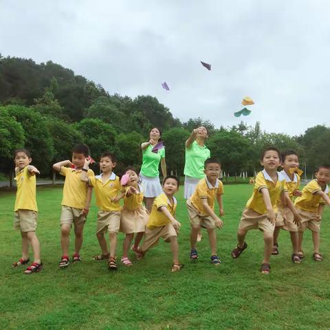 🎈🎈七彩童年幼儿园秋季报名开始喽！🎉🎉喜欢的点击进入，认可的欢迎参观！👏