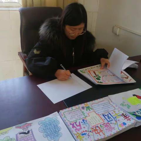 小手拉大手，全家爱阅读                                 ——裴圩小学亲子阅读手抄报评比活动