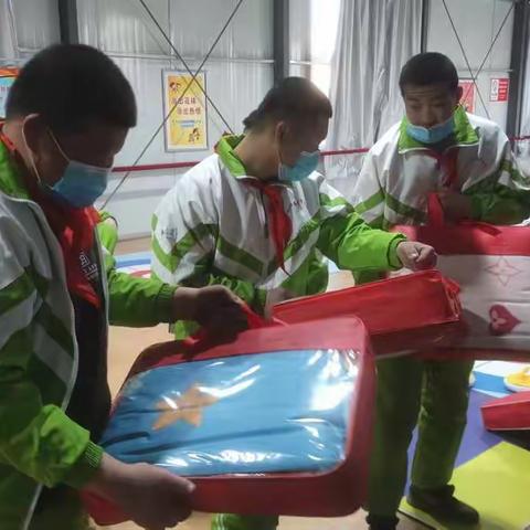 相约冬奥——扛红旗、当先锋阳原县总工会开展学雷锋见行动慰问特殊教育学校学生活动