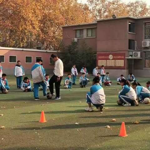 顺河回族区青年体育教师教学研讨课结束。