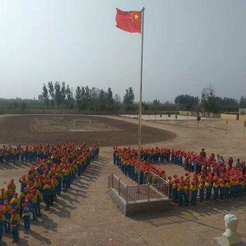 东高姚小学全体师生祝祖国母亲生日快乐！