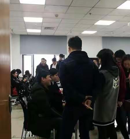 克难奋进争一流，齐心协力促发展
