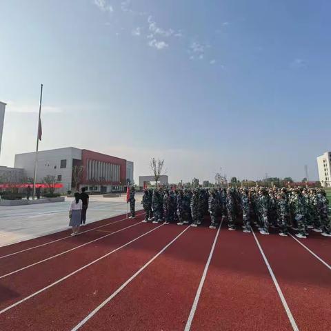 心系国防，不负韶华——城关中心学校理想城校区国防教育开营仪式