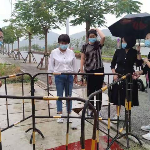 吉阳区胡秀娟副区长赴海澜社区指导创文巩卫工作