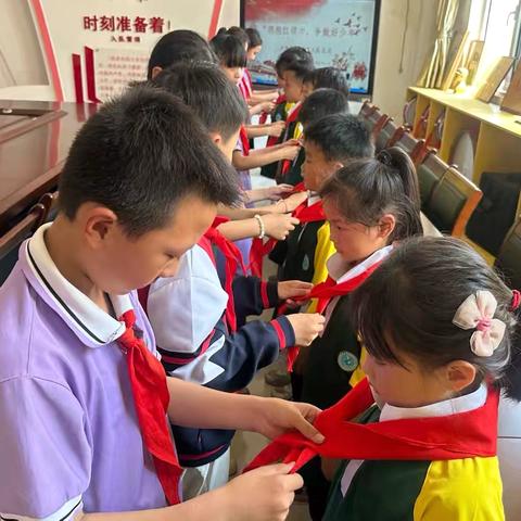 “拥抱红领巾，争做好队员”——大店镇雷锋小学举行2024级少先队员入队仪式