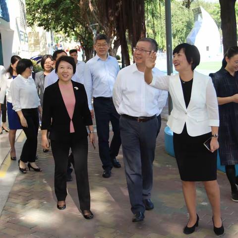 教育部教师工作司任友群司长 一行         在九小调研