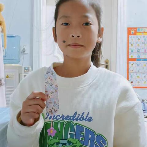 小小书签情      浓浓书香意