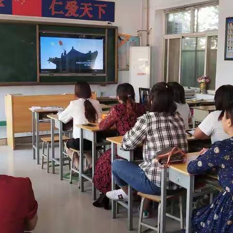 南街小学开展“不忘初心、牢记使命”主题教育活动