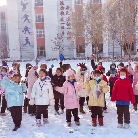 快乐双减 阅读同行—奎屯市第一小学一年级5班语文特色作业展特写