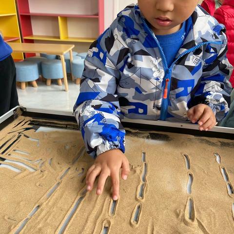 步步高升之向日葵幼儿园大二班