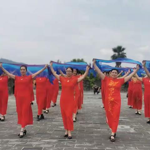 襄阳古城墙《千人旗袍秀》