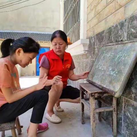 大手握小手 送教暖人心——湖村中学送教上门活动