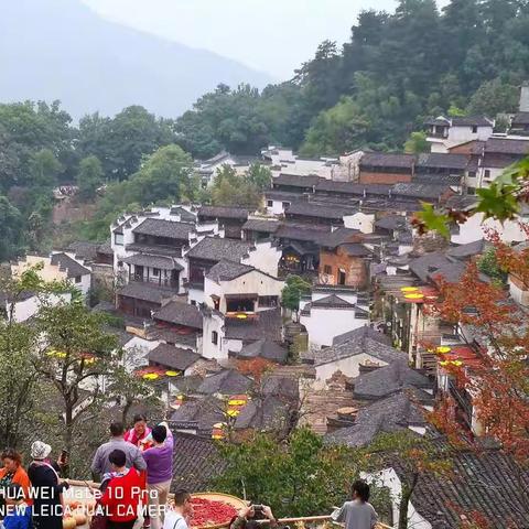 婺源篁岭“晒秋”今年的特色一一中国心