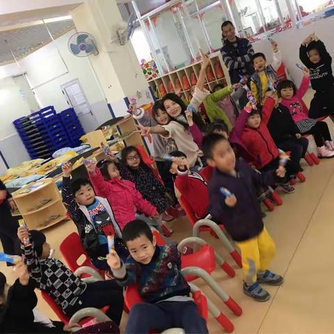 乐贝尔幼儿园---启智C班家长走进课堂《爱护花草》