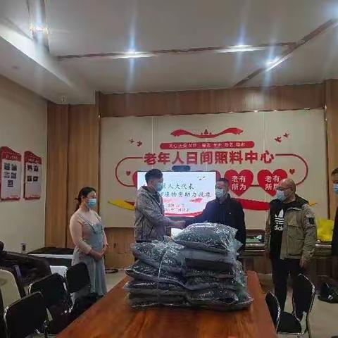 区人大代表捐赠防疫物资助力抗疫温暖       人心