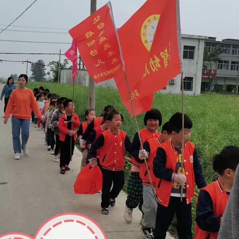 我劳动、我快乐，       启智幼儿园活动记录。劳动最光荣👍💪