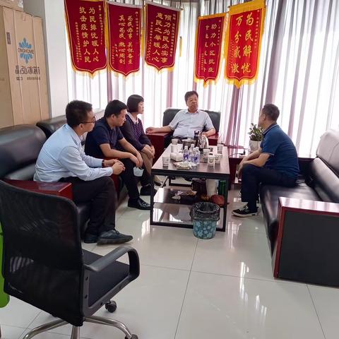 市总工会调研检查高陵区总工会爱心驿站及职工书屋建设工作