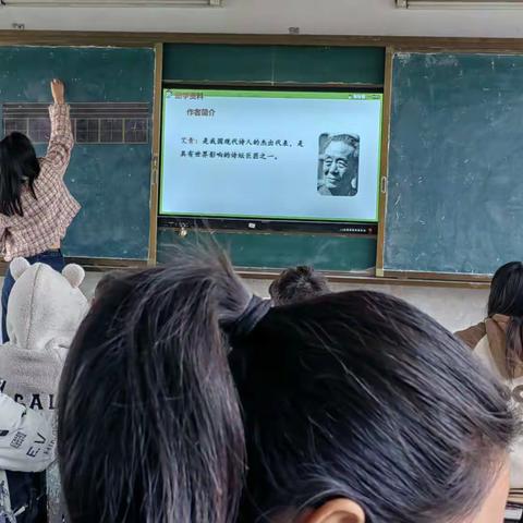 坚守初心，笃行不怠。潜心教研教改，不断学习成长。