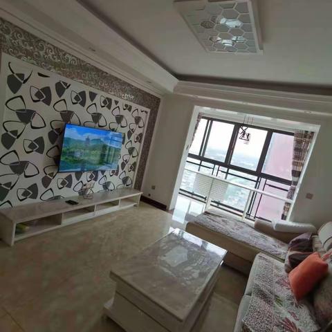 出租。春天公馆3/2/2。18000/年。3台空调。热线63023