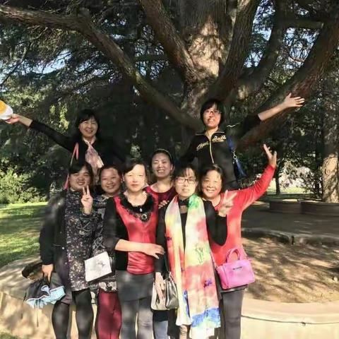 周末愉快行