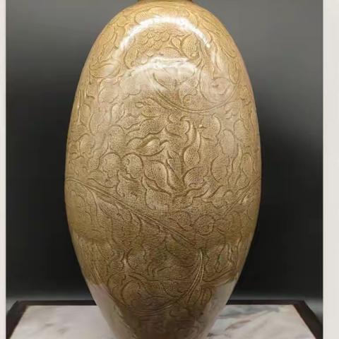 永福窯持蓮童子橄欖瓶