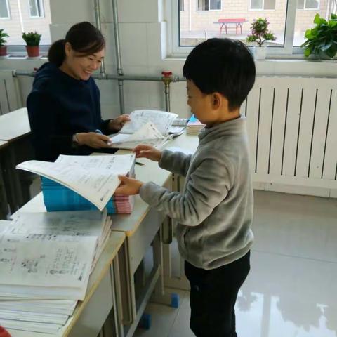 定陶区第三实验小学一年级二班艺术文化建设创作